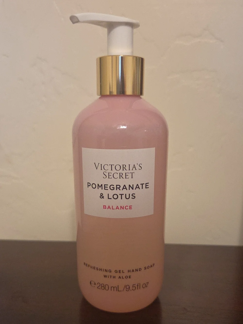 Victoria's Secret Pomegranate & Lotus Balance Gel Hand Soap - Pink